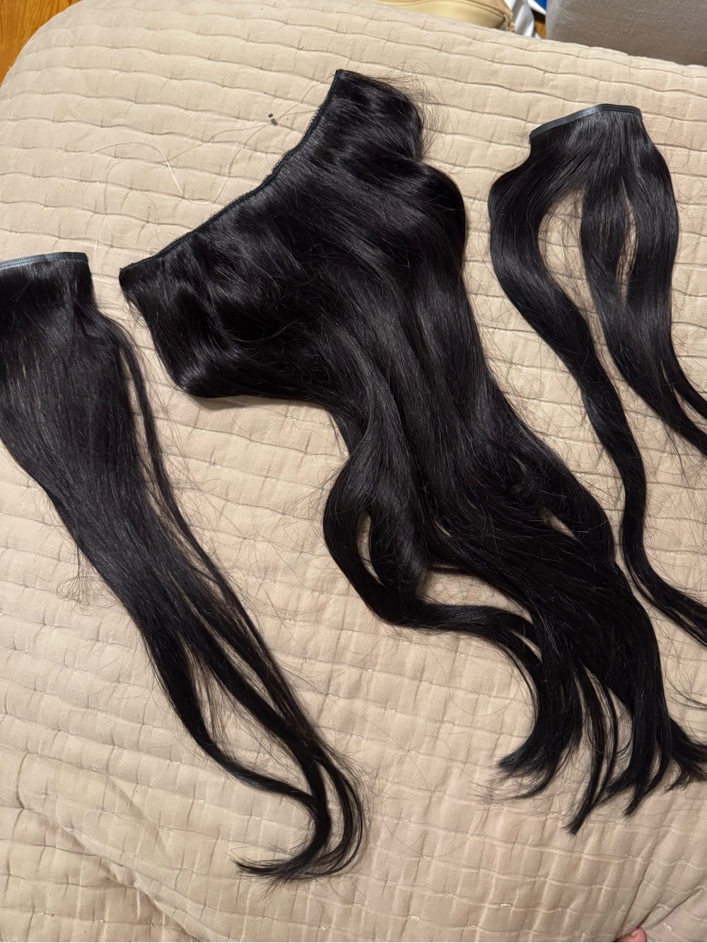 Luxy Hair 20” Off Black Halo Hair Extensions - Picture 3 of 7